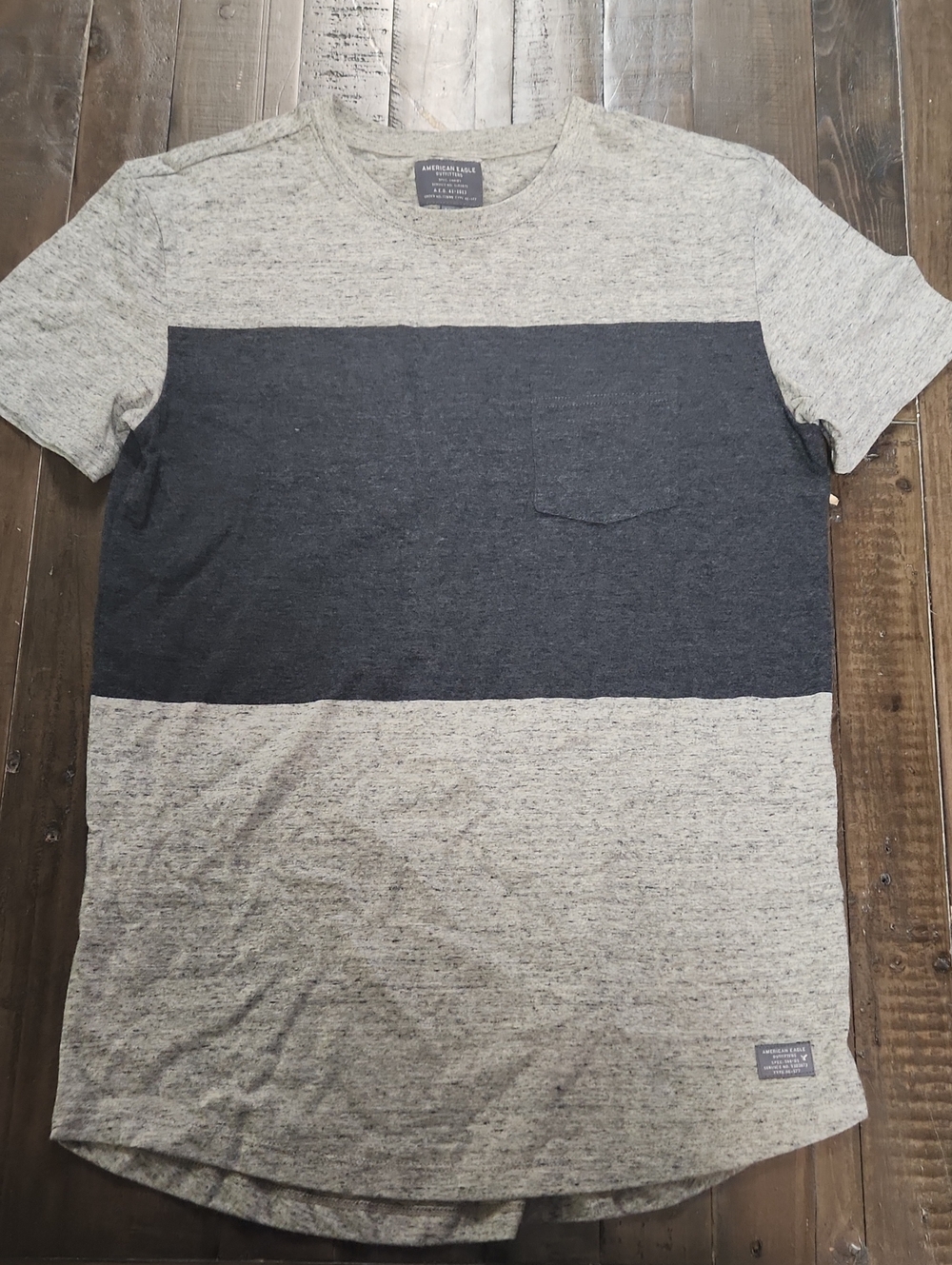 American Eagle Outfitters Gray and Navy Block Short Sleeve Tee